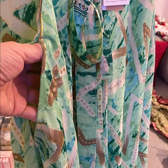 Chic Geometric Maxi Dress with Bow Detail - Picture 4 of 8